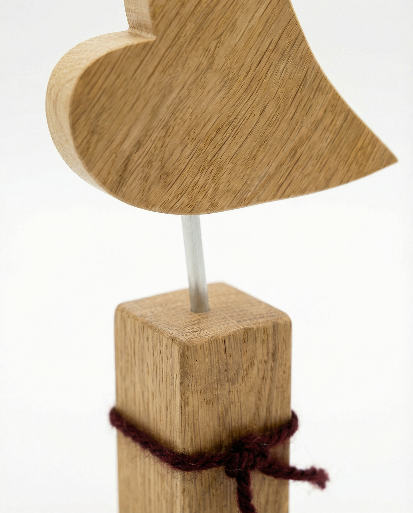 Herzstatue aus Eiche