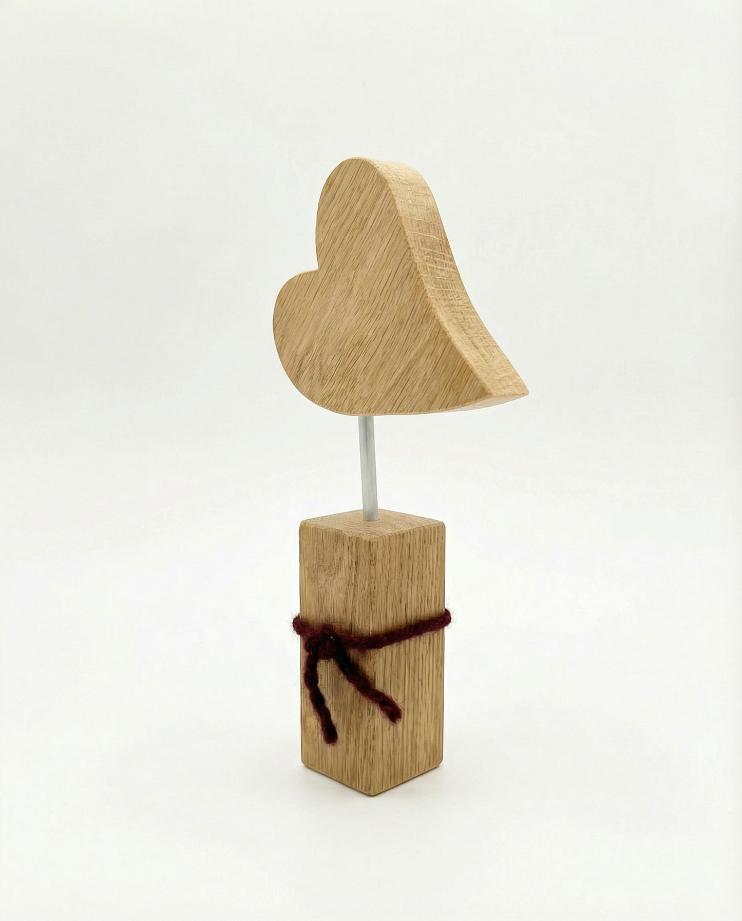 Herzstatue aus Eiche