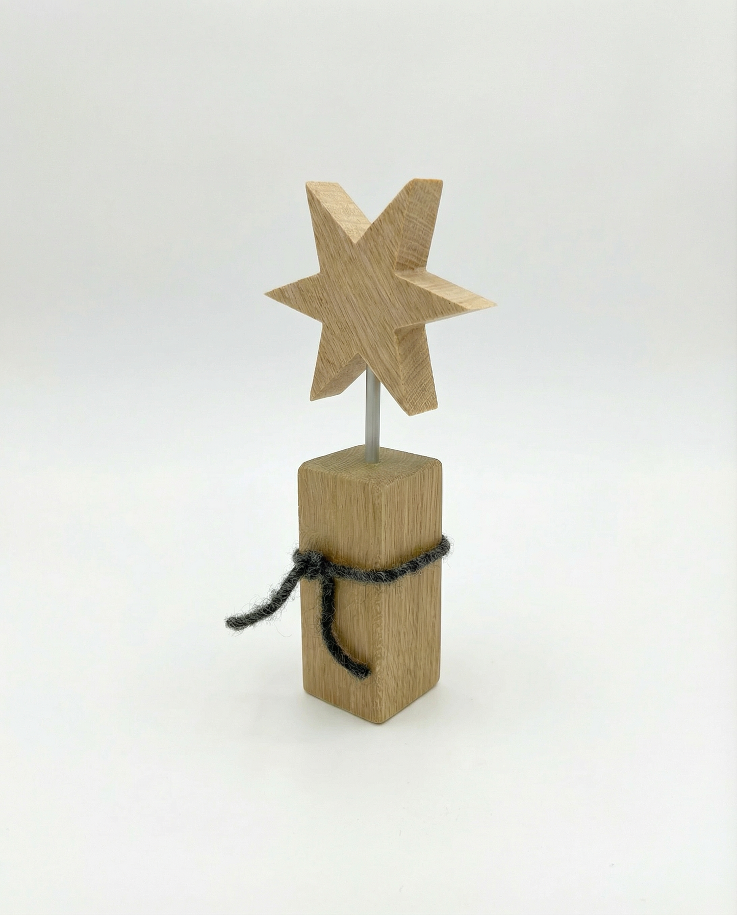 Sternstatue aus Eiche