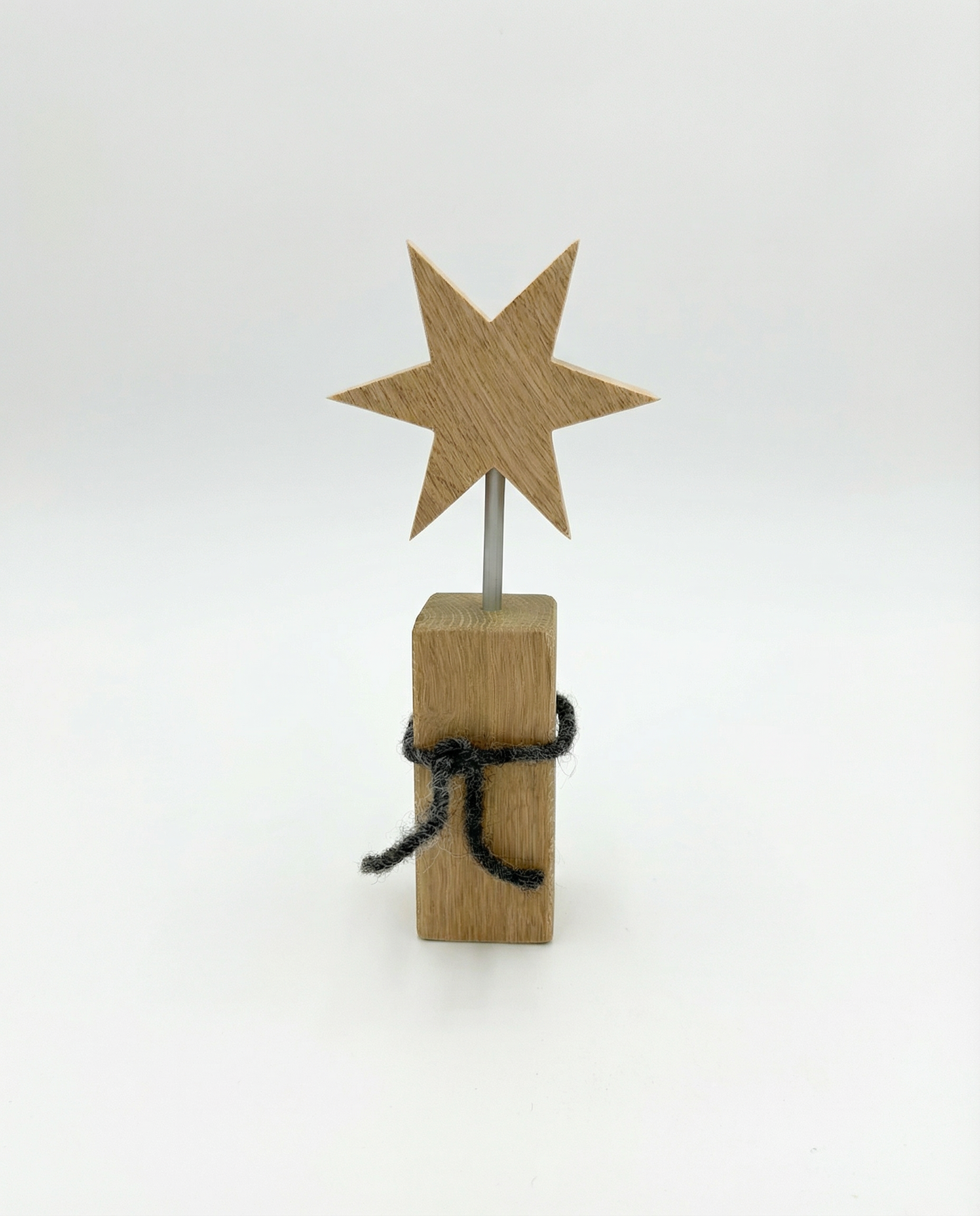 Sternstatue aus Eiche